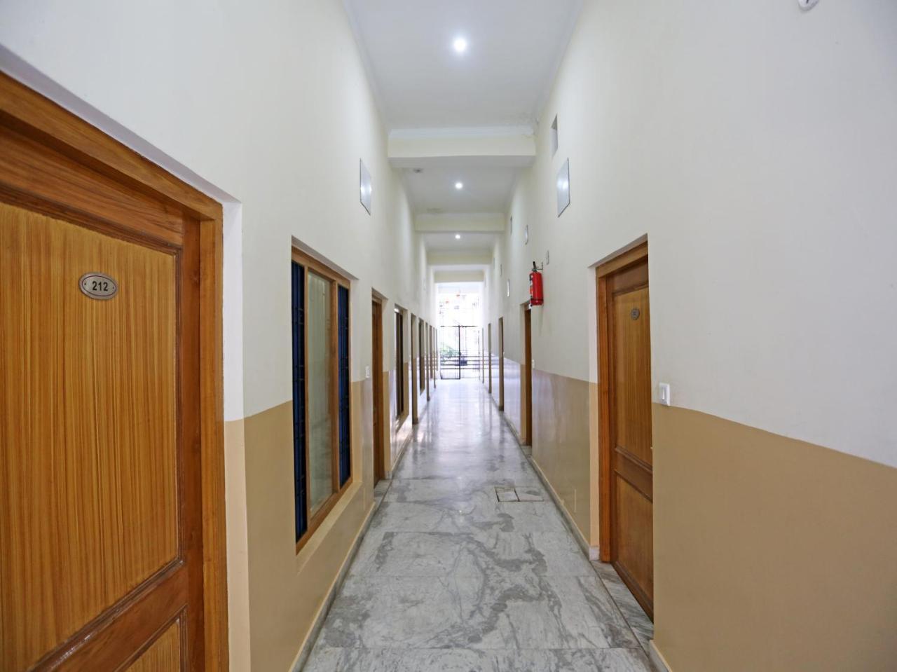 Oyo 19638 Hotel Jay Continental Almora Bagian luar foto